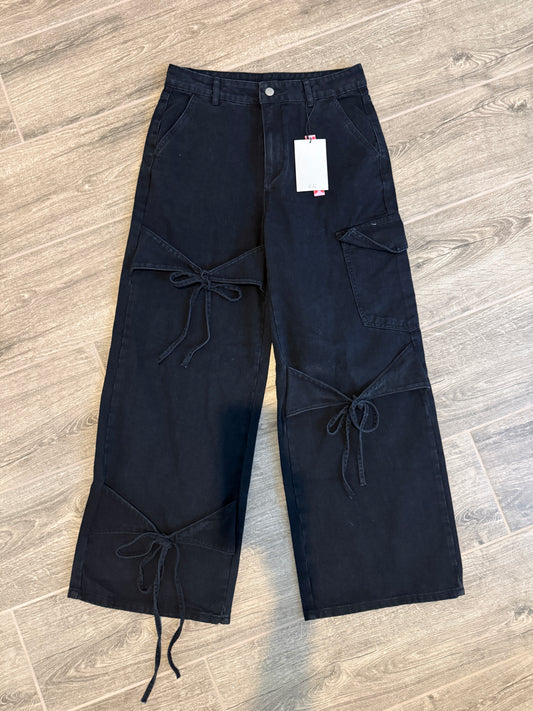 BLACK BOW JEANS